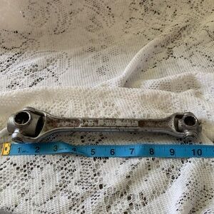 CRAFTSMAN vintage TOOLS DOG BONE 8-in-1 SOCKET BOX END WRENCH  USA